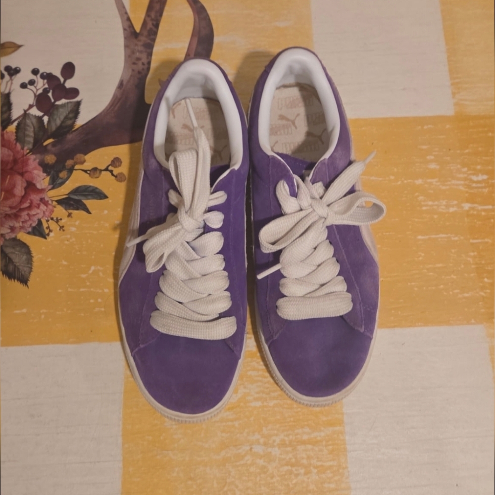 Puma Women's Purple and White Sneakers (Fits. 9/9.5 womens)